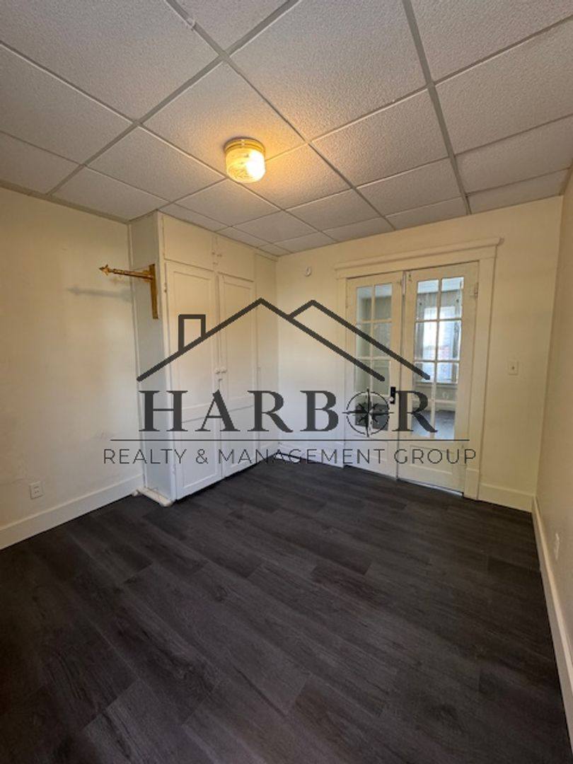 Apartment for rent at 1111 4th St NW #1, Austin, MN 55912