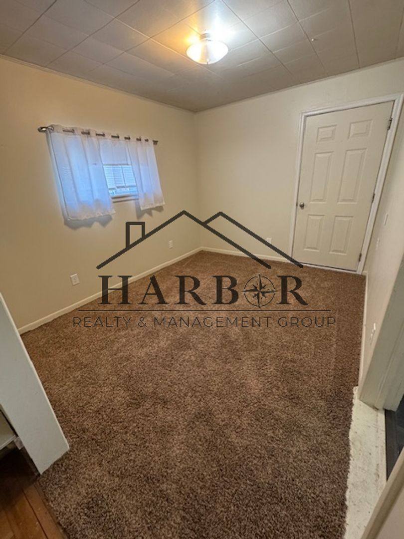 Apartment for rent at 1111 4th St NW #1, Austin, MN 55912