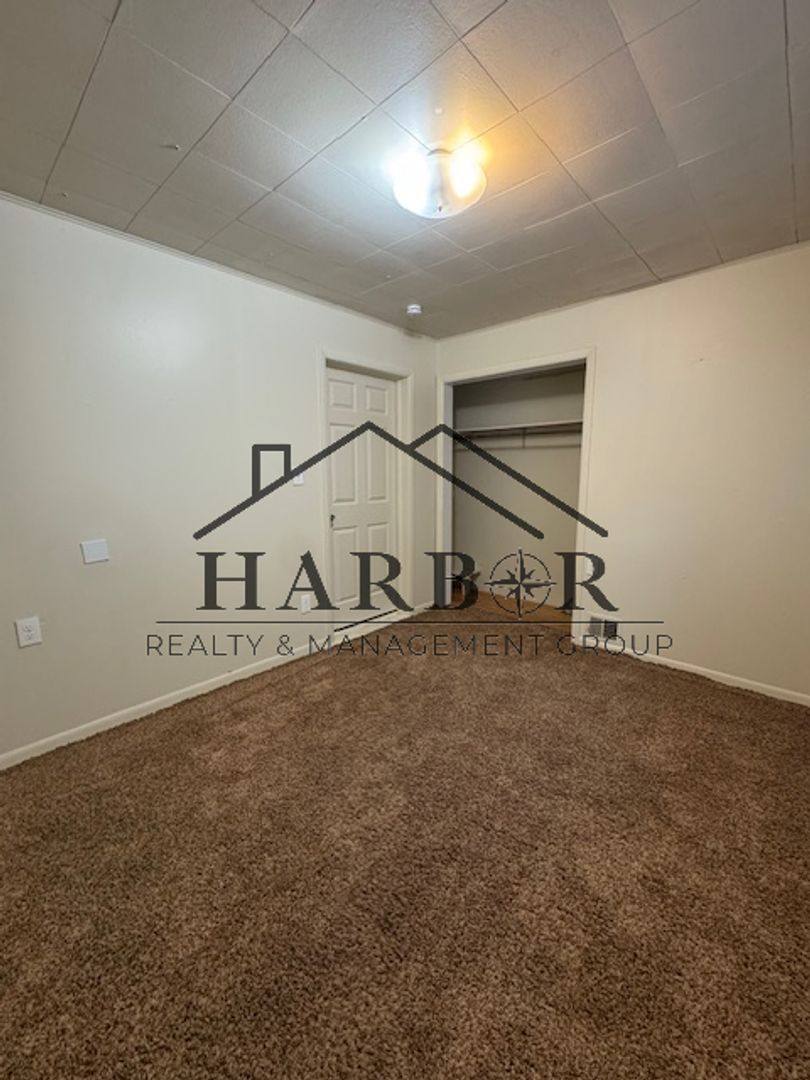 Apartment for rent at 1111 4th St NW #1, Austin, MN 55912