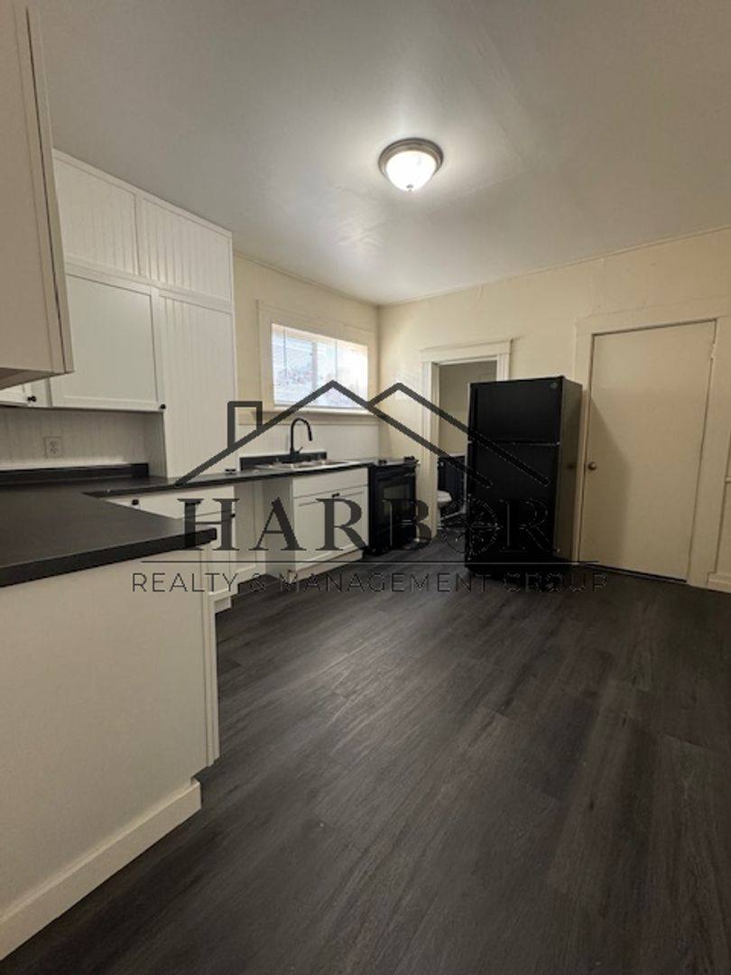 Apartment for rent at 1111 4th St NW #1, Austin, MN 55912