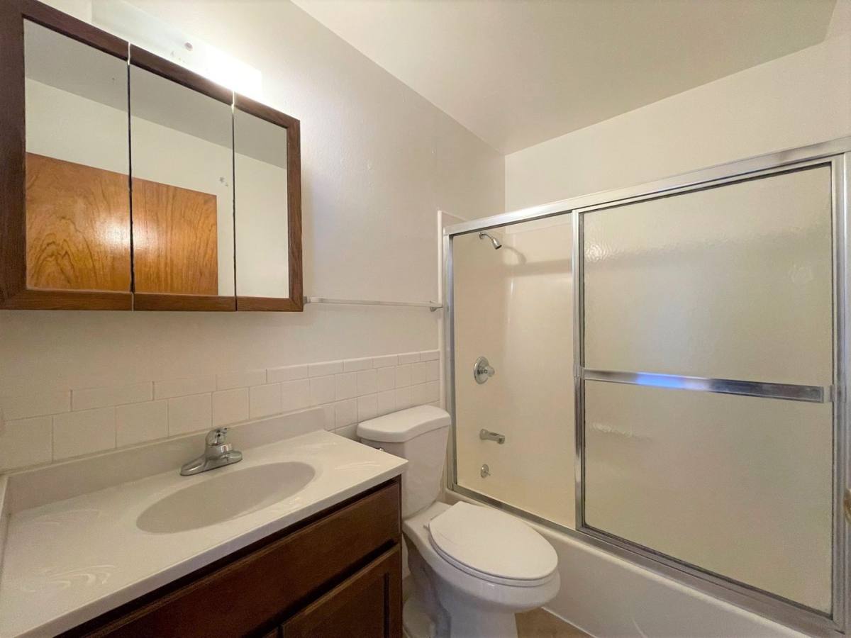 Apartment for rent at 3802 39th Ave, Oakland, CA 94619