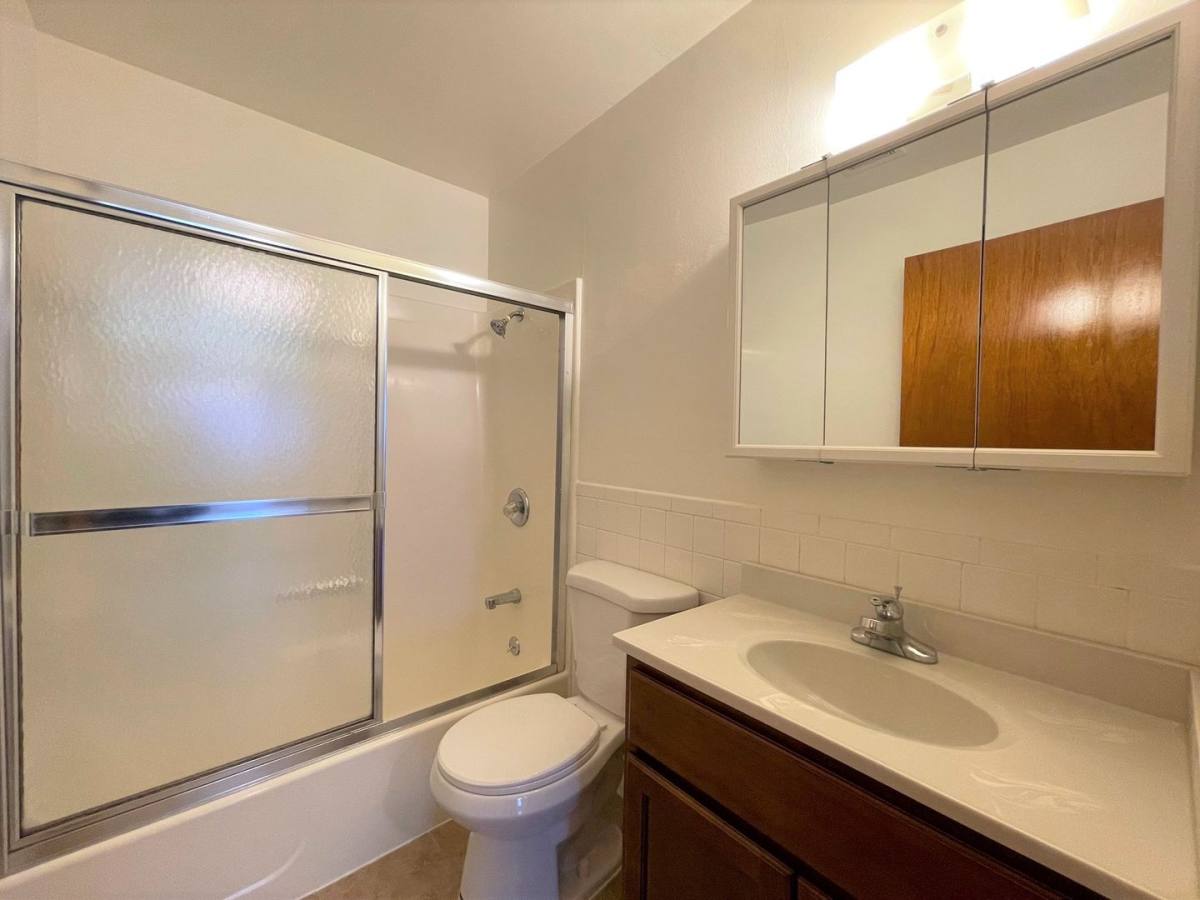Apartment for rent at 3802 39th Ave, Oakland, CA 94619