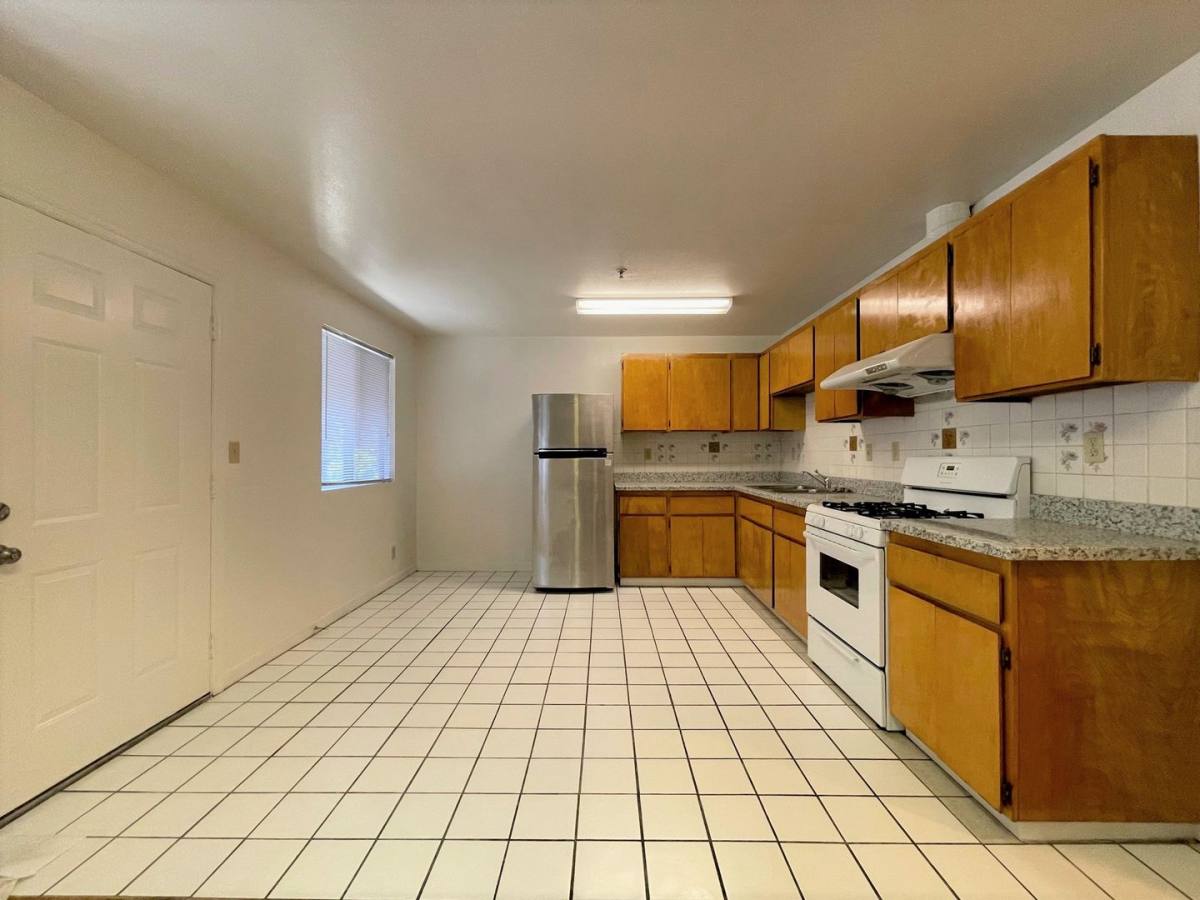 Apartment for rent at 3802 39th Ave, Oakland, CA 94619