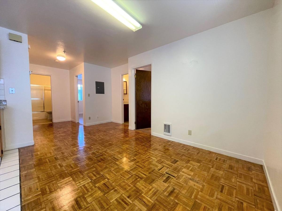 Apartment for rent at 3802 39th Ave, Oakland, CA 94619