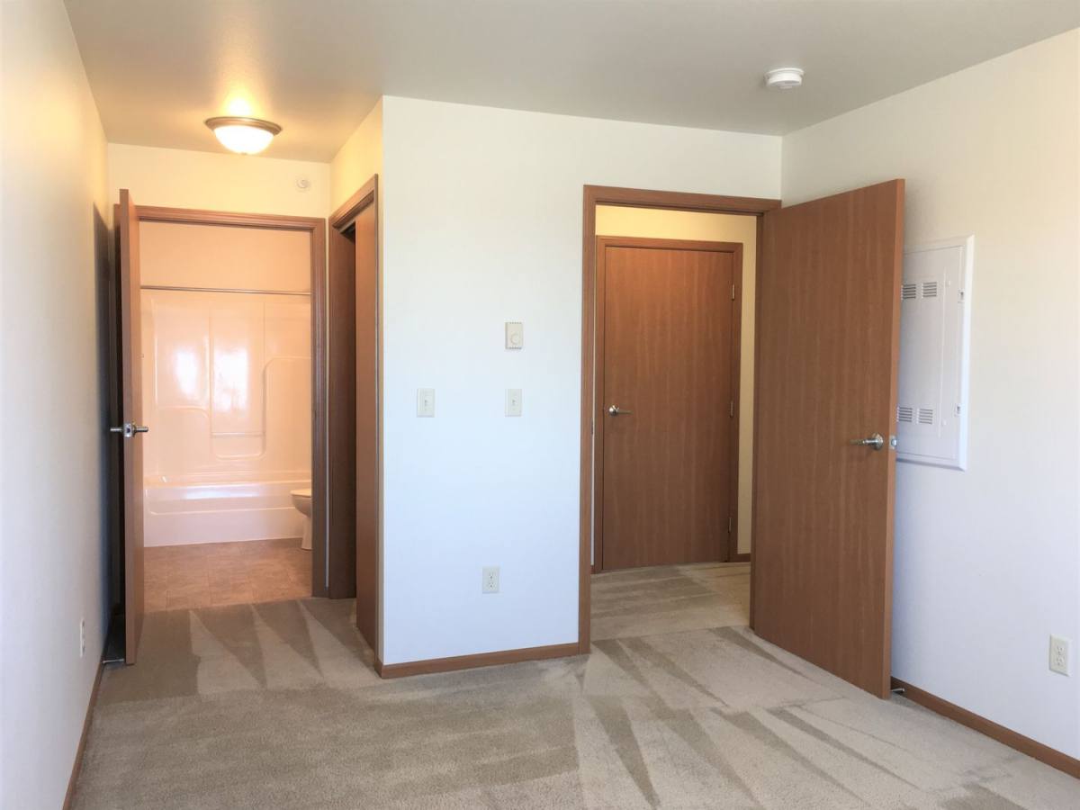 Apartment for rent at 2031 33rd St NW, Minot, ND 58703
