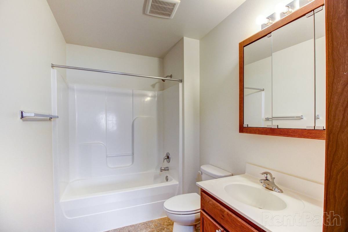 Apartment for rent at 2031 33rd St NW, Minot, ND 58703