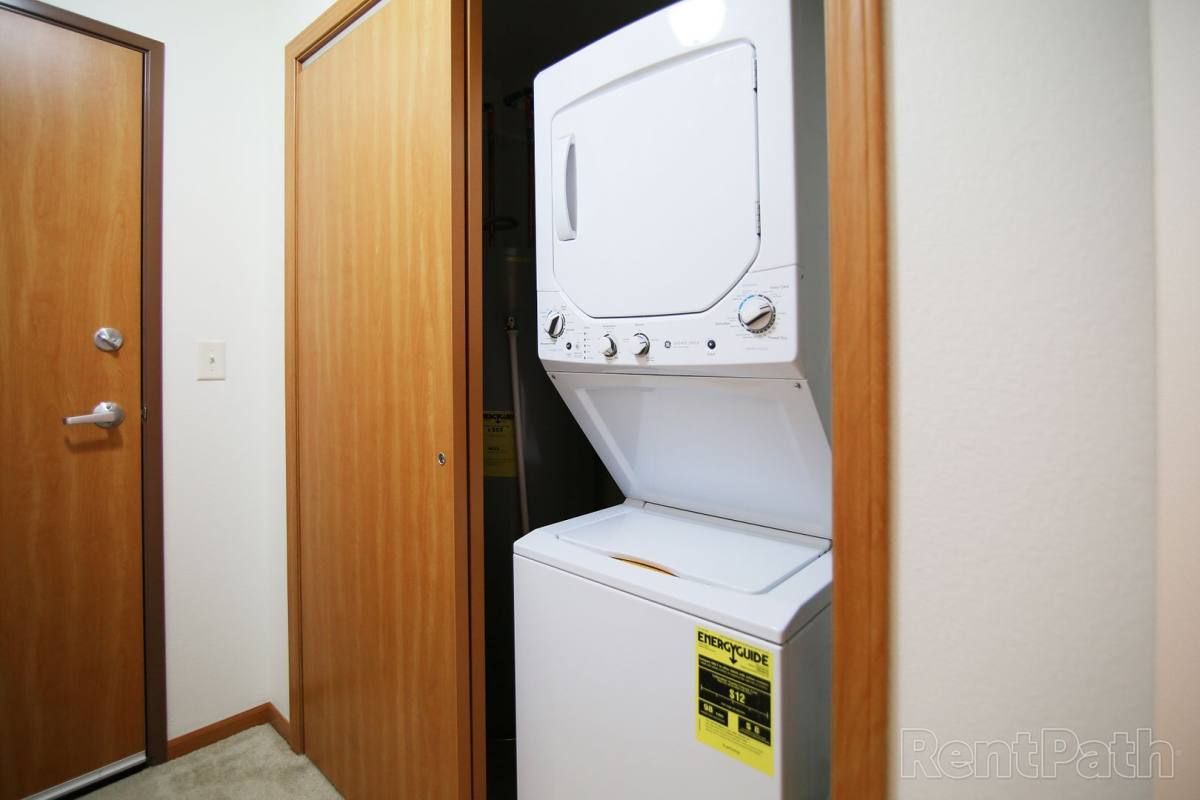 Apartment for rent at 2031 33rd St NW, Minot, ND 58703