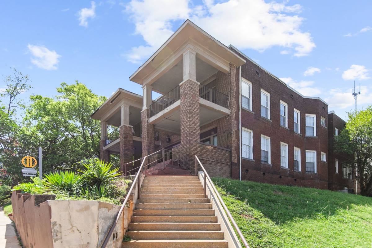 Apartment for rent at 1131 16th Ave S, Birmingham, AL 35205
