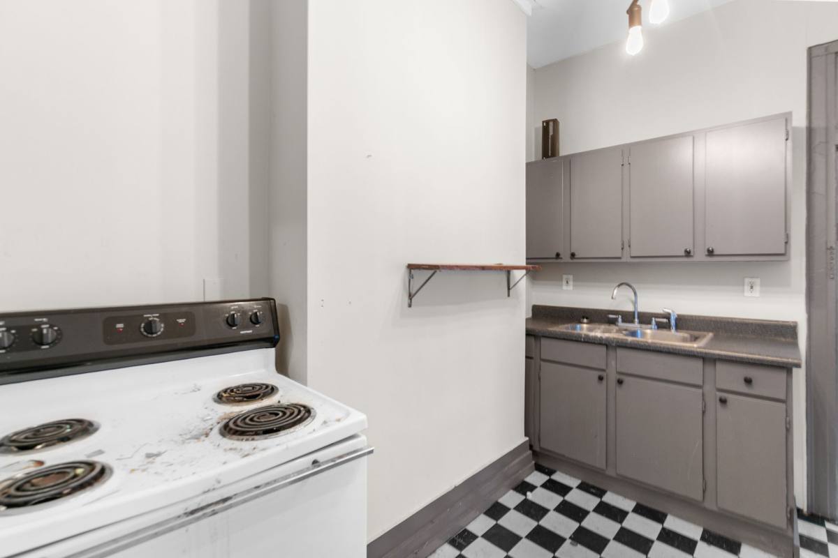 Apartment for rent at 1131 16th Ave S, Birmingham, AL 35205