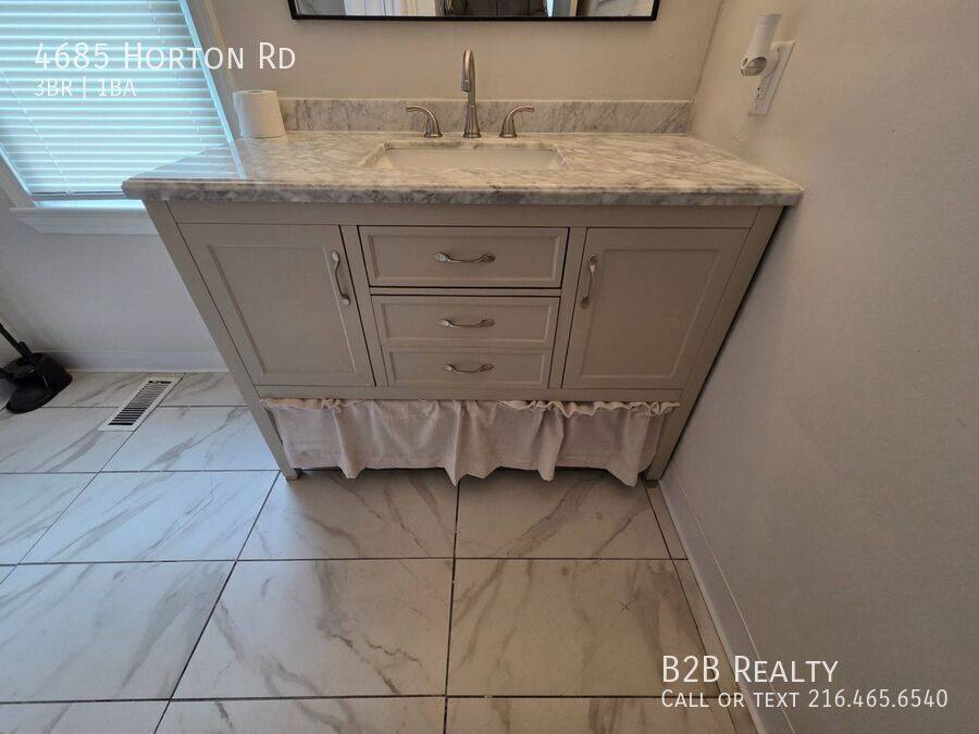 House for rent at 4685 Horton Rd, Cleveland, OH 44125