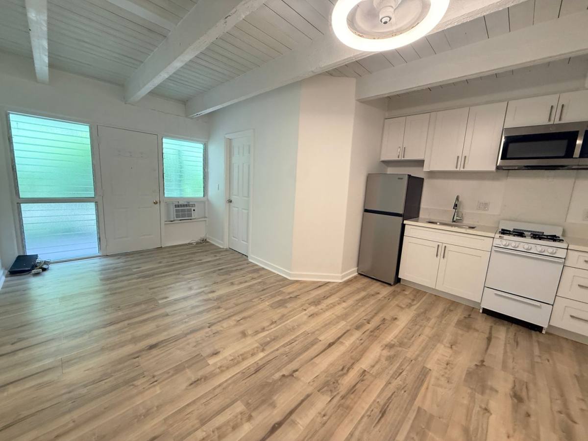 Apartment for rent at 234 Ohua Ave, Honolulu, HI 96815