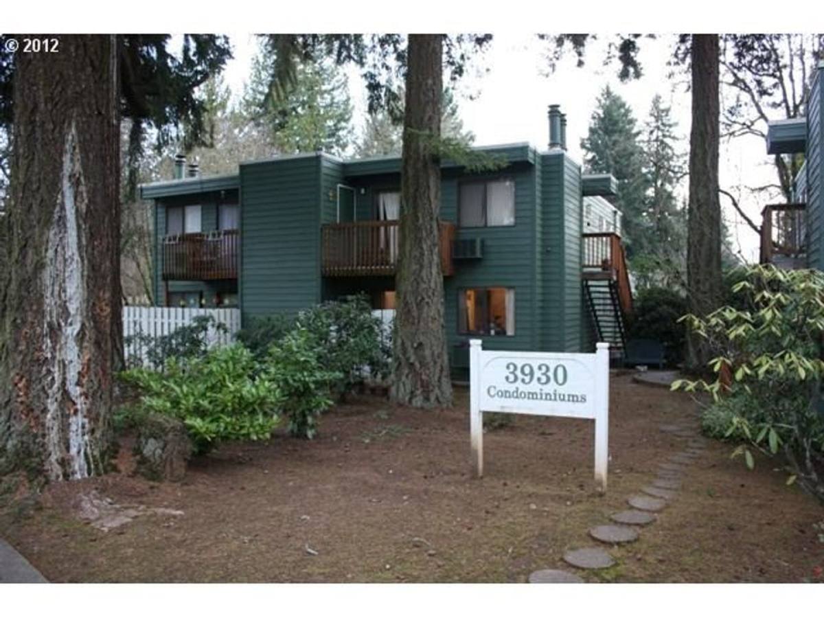 Condo for rent at 3930 Lake Grove Ave, Lake Oswego, OR 97035