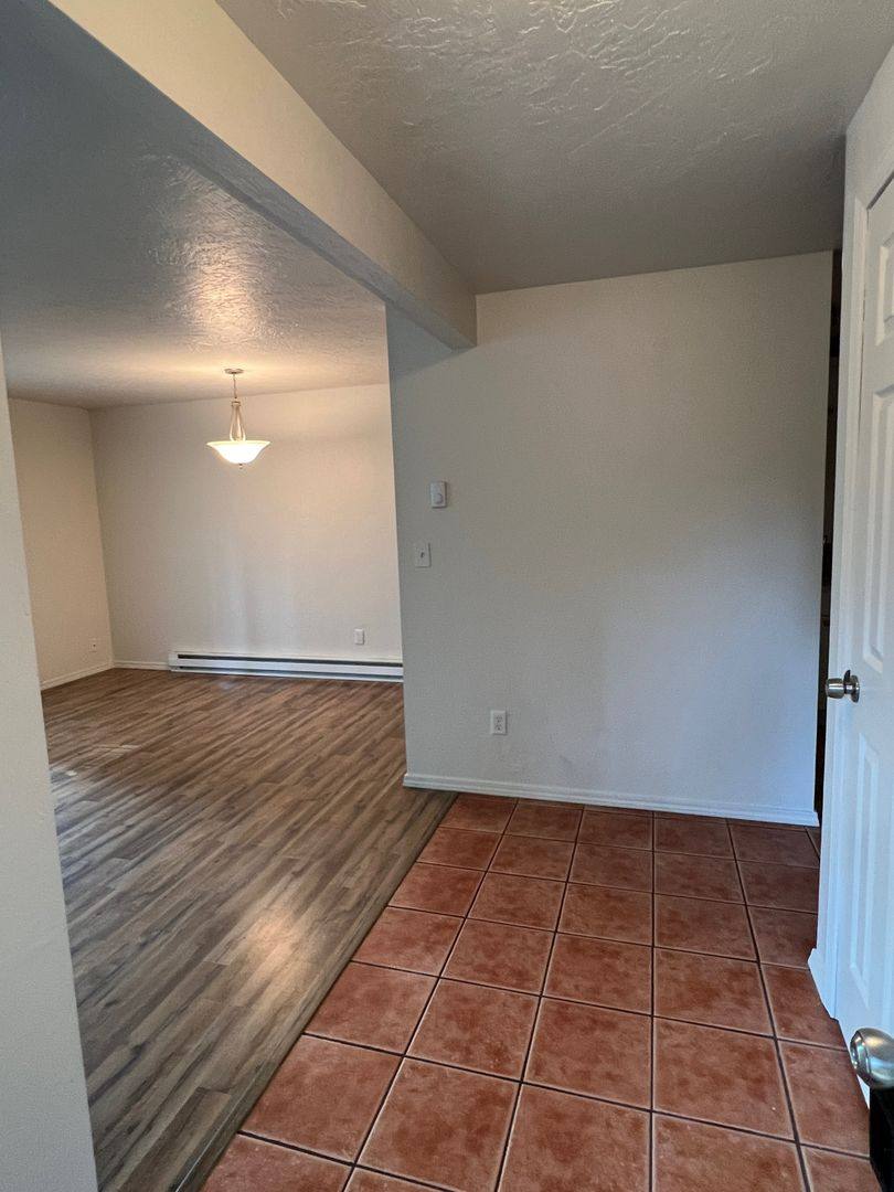 Condo for rent at 3930 Lake Grove Ave, Lake Oswego, OR 97035