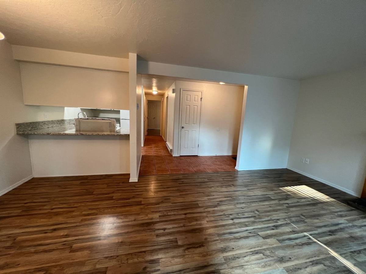 Condo for rent at 3930 Lake Grove Ave, Lake Oswego, OR 97035