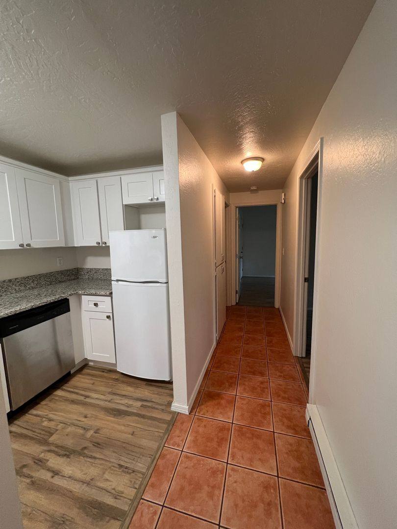 Condo for rent at 3930 Lake Grove Ave, Lake Oswego, OR 97035