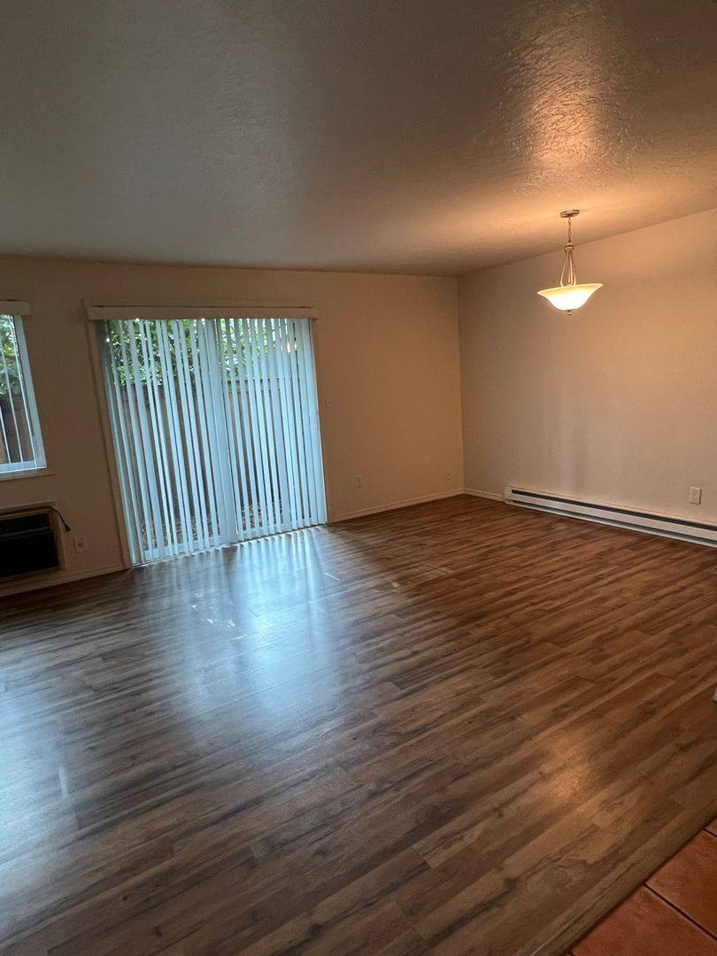Condo for rent at 3930 Lake Grove Ave, Lake Oswego, OR 97035