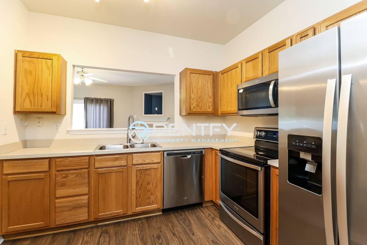 Townhouse for rent at 18478 Streamline Court, Cornelius, NC 28031