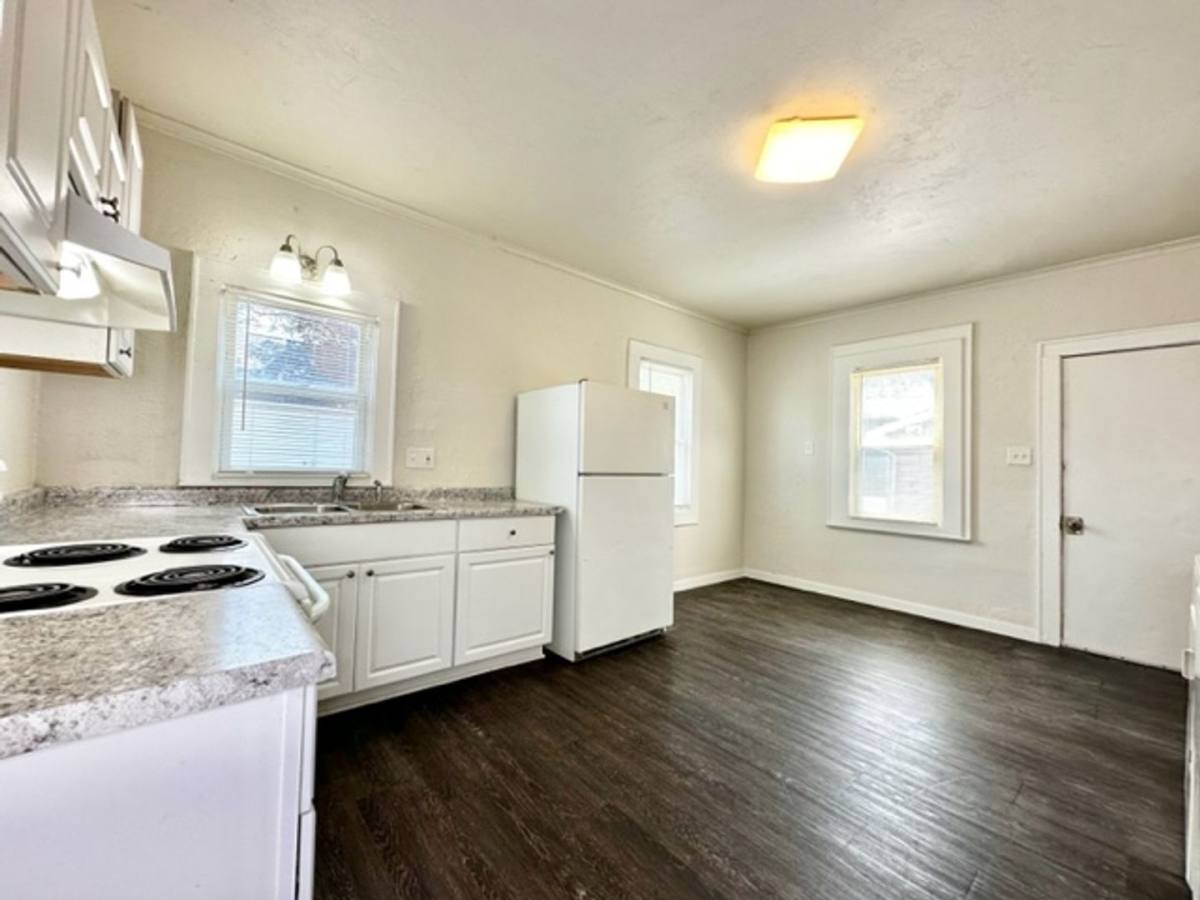Townhouse for rent at 1152 Stuart St, Green Bay, WI 54301