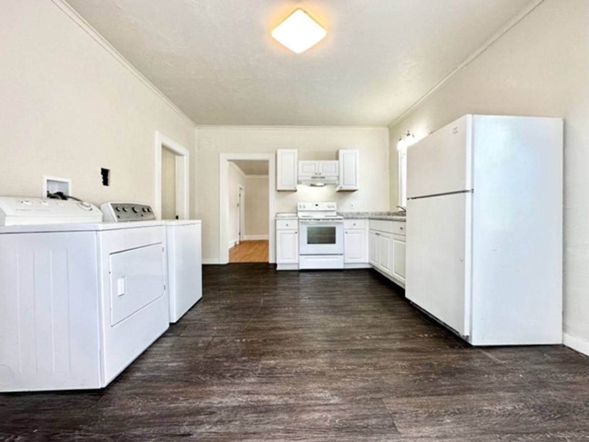Townhouse for rent at 1152 Stuart St, Green Bay, WI 54301