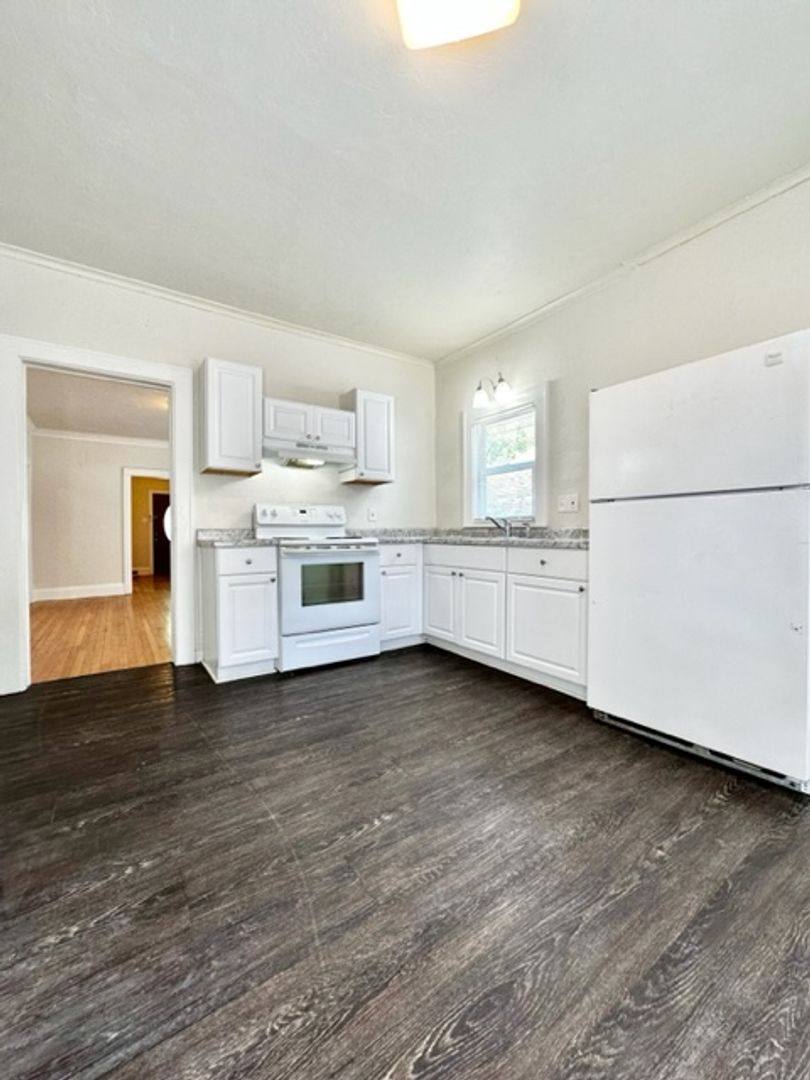 Townhouse for rent at 1152 Stuart St, Green Bay, WI 54301
