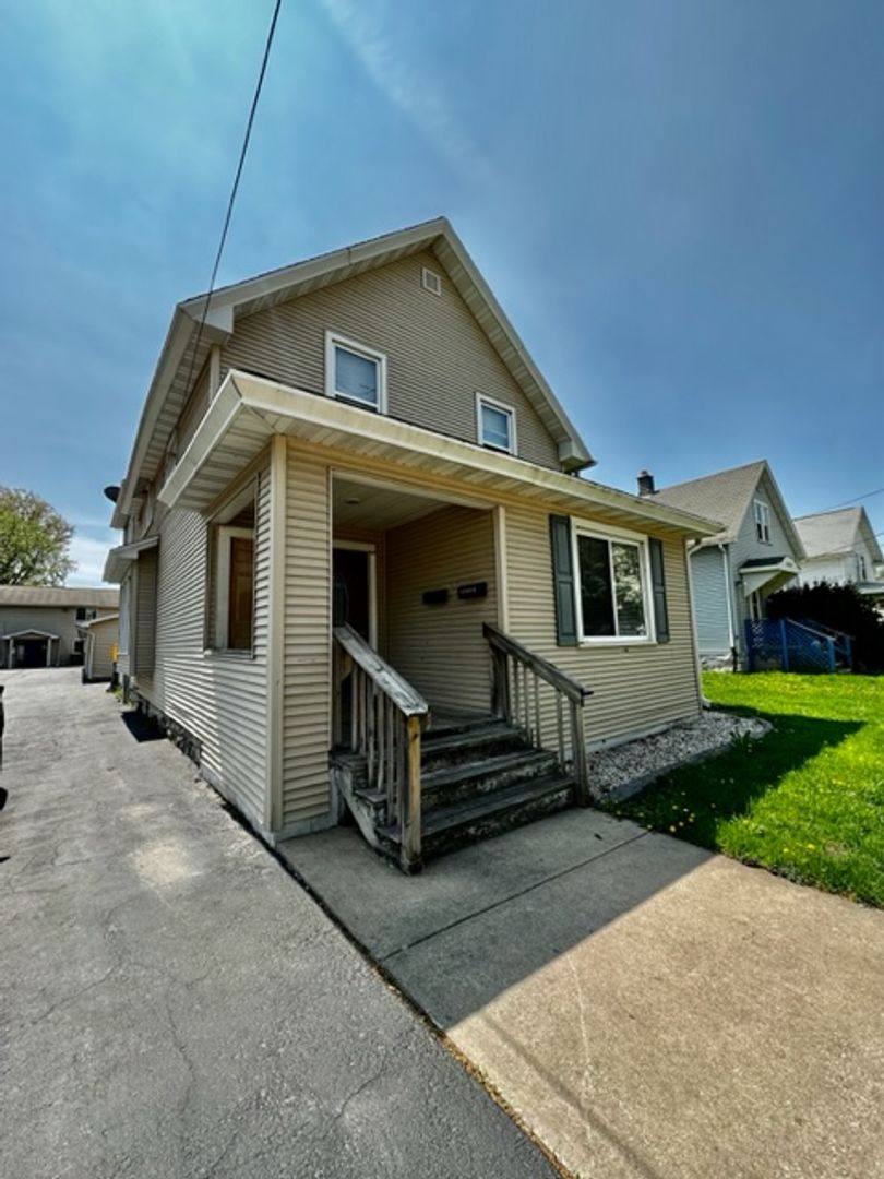 Townhouse for rent at 1152 Stuart St, Green Bay, WI 54301
