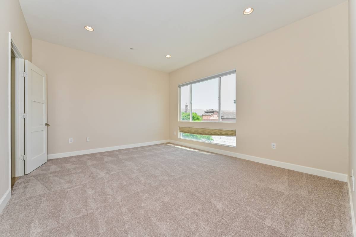 Condo for rent at 10878 Bloomfield St #407, North Hollywood, CA 91602