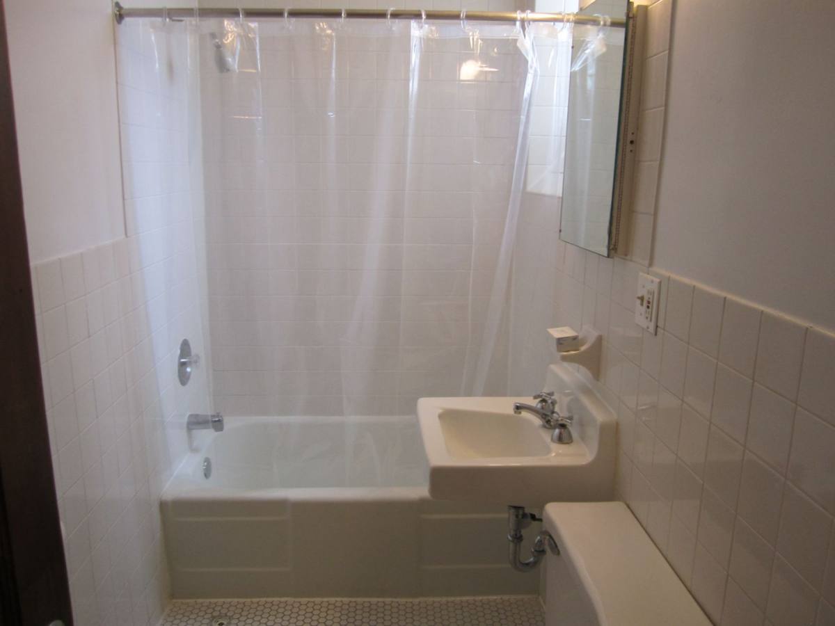 Apartment for rent at 5440 N Winthrop Ave, Chicago, IL 60640