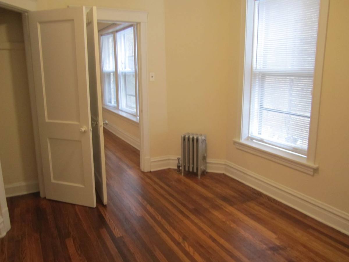 Apartment for rent at 5440 N Winthrop Ave, Chicago, IL 60640