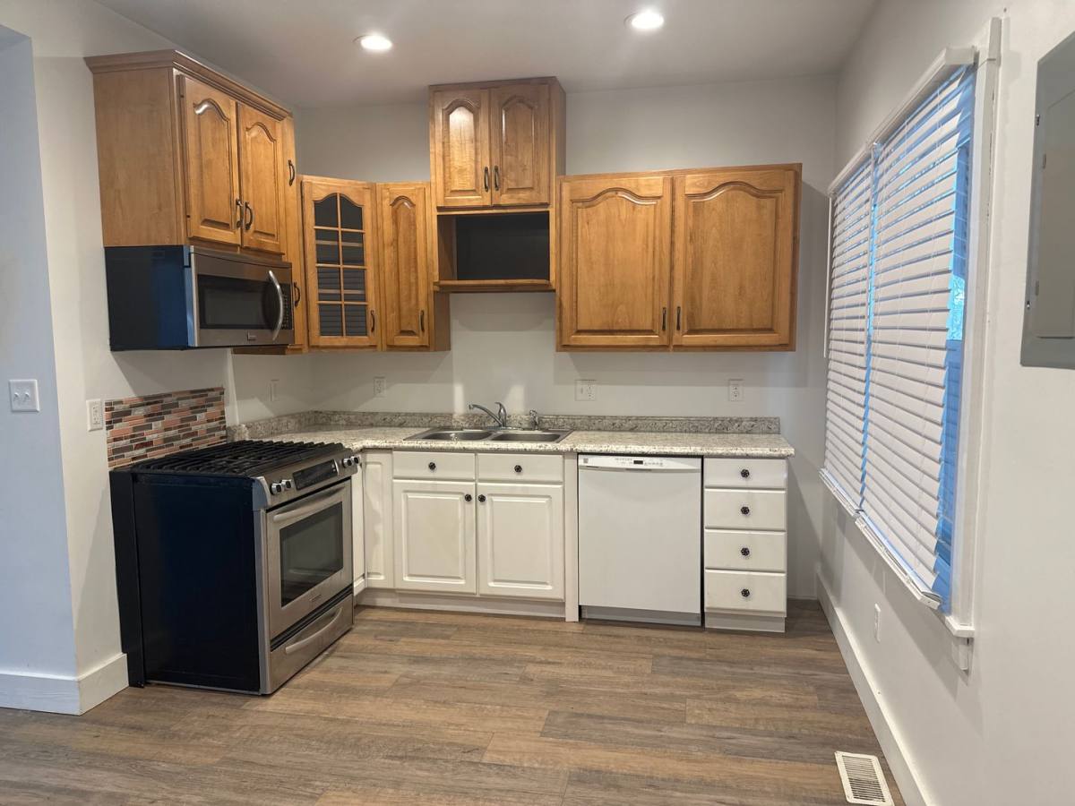 Apartment for rent at 1407 S 4th St, Springfield, IL 62703