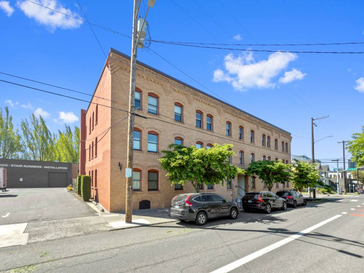 Apartment for rent at 810 NE Couch St, Portland, OR 97232