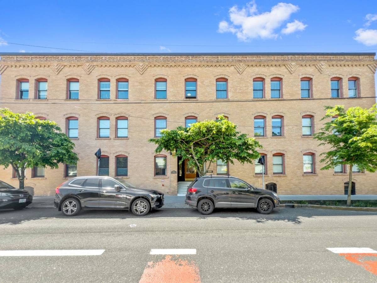 Apartment for rent at 810 NE Couch St, Portland, OR 97232