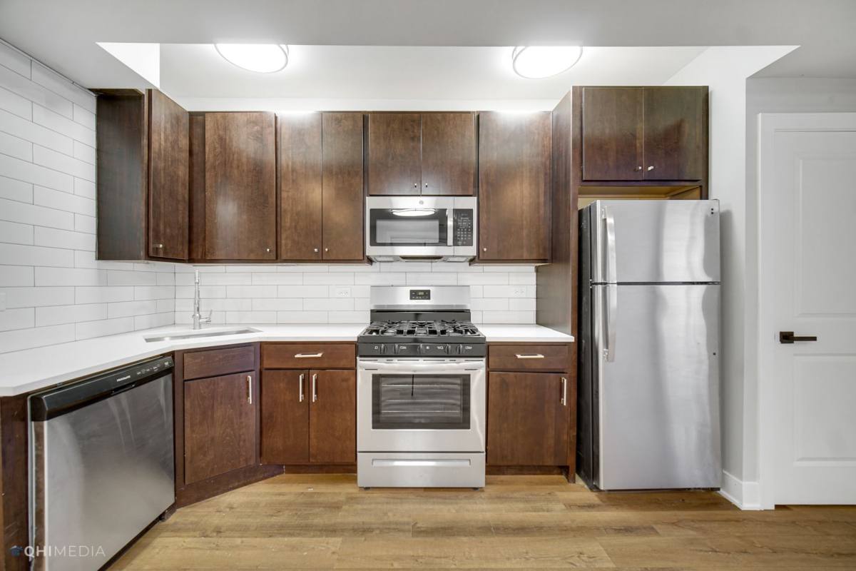 Apartment for rent at 2735 W Polk St, Chicago, IL 60612