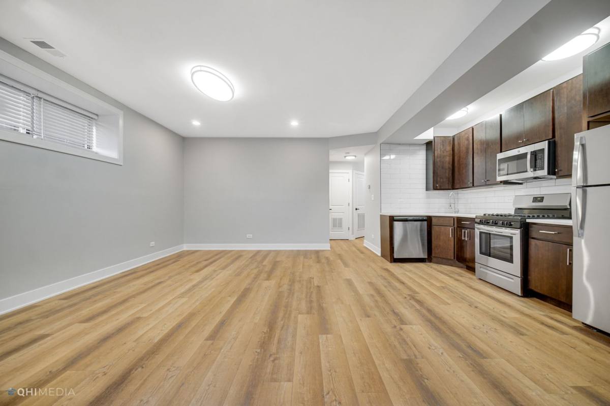 Apartment for rent at 2735 W Polk St, Chicago, IL 60612