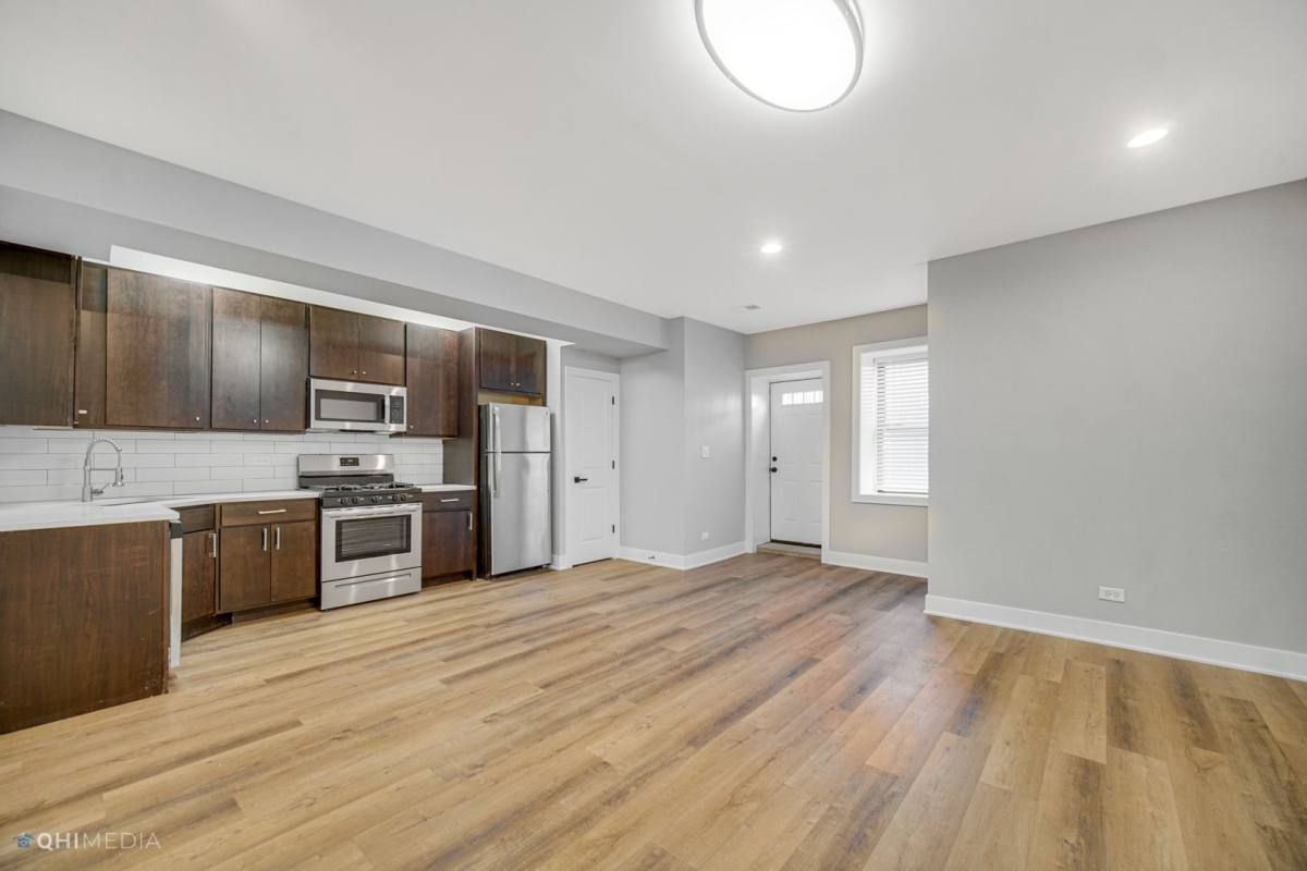 Apartment for rent at 2735 W Polk St, Chicago, IL 60612