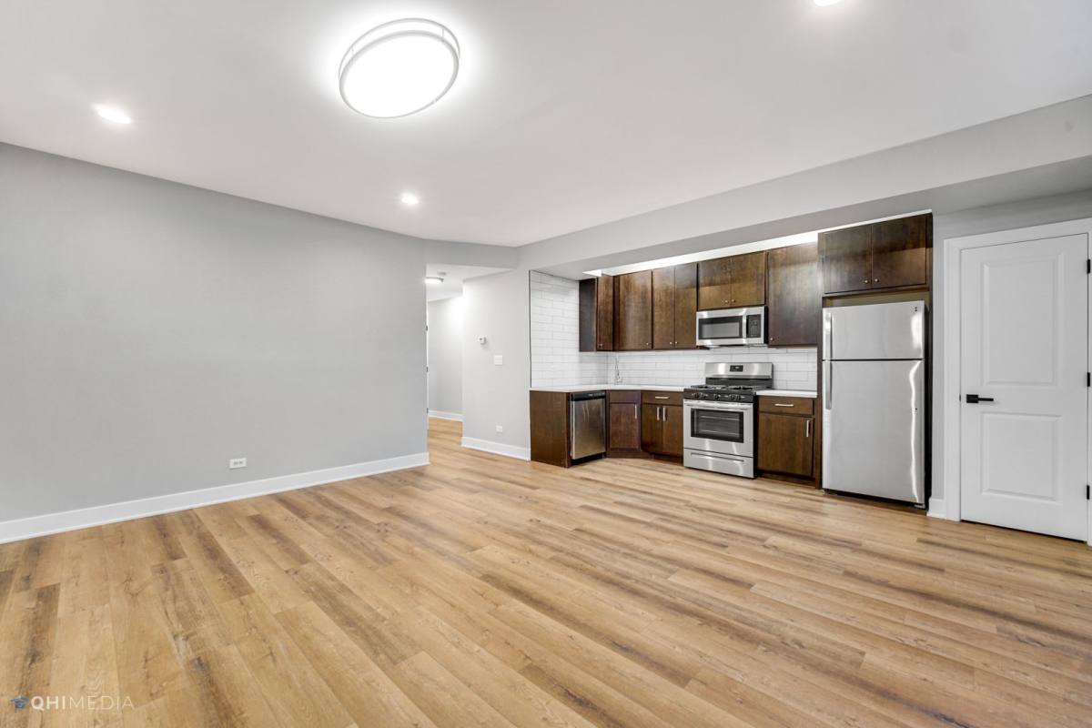 Apartment for rent at 2735 W Polk St, Chicago, IL 60612