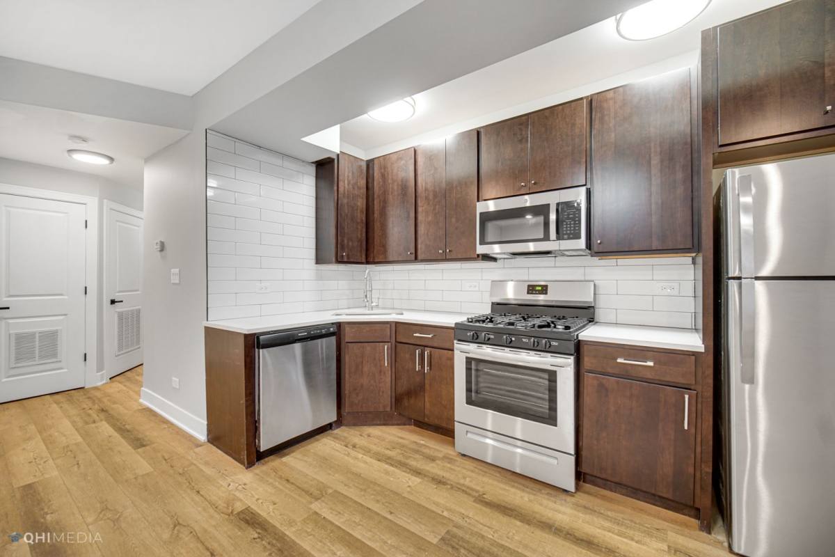 Apartment for rent at 2735 W Polk St, Chicago, IL 60612