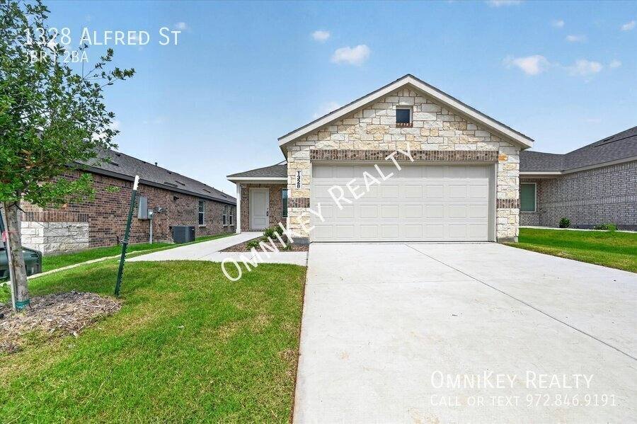 House for rent at 1328 Alfred St, Howe, TX 75459