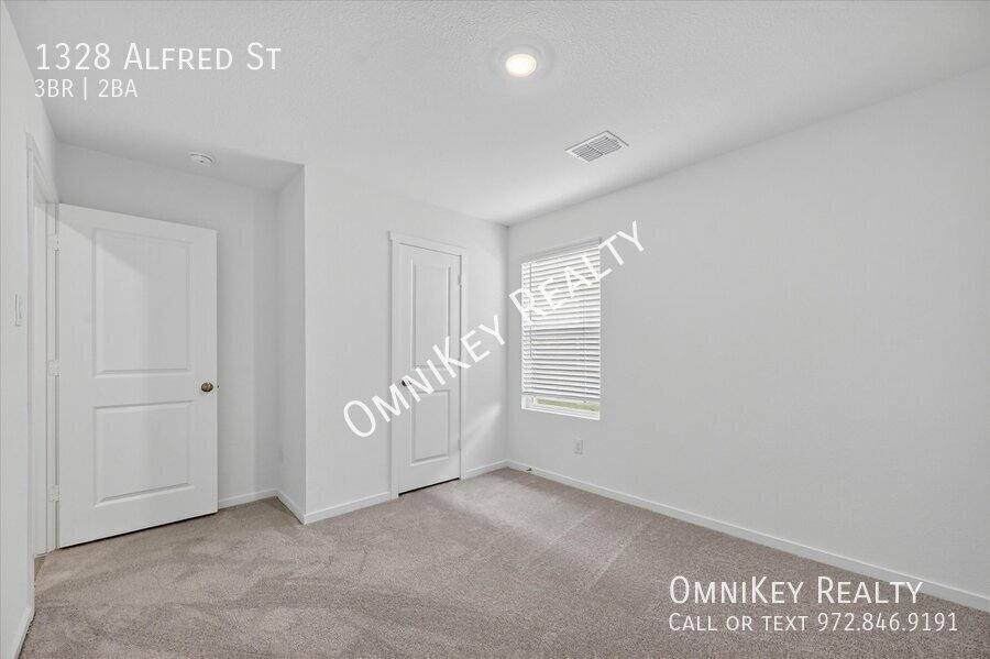 House for rent at 1328 Alfred St, Howe, TX 75459