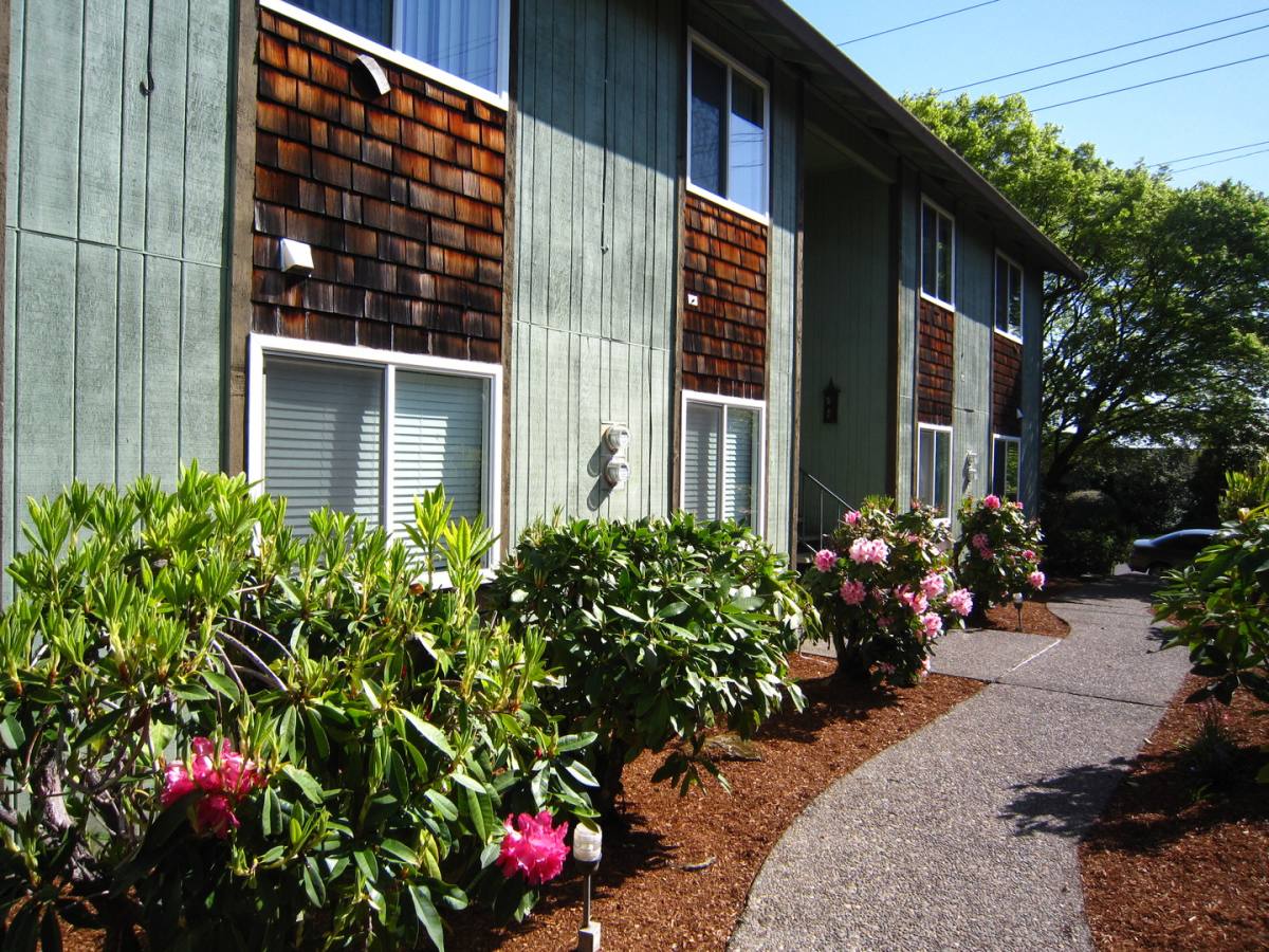 Apartment for rent at 1537 Commercial St SE, Salem, OR 97302