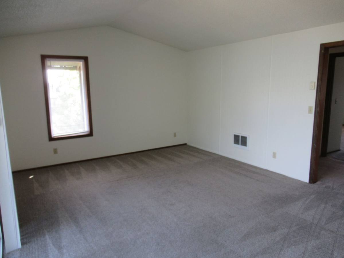 Apartment for rent at 1537 Commercial St SE, Salem, OR 97302