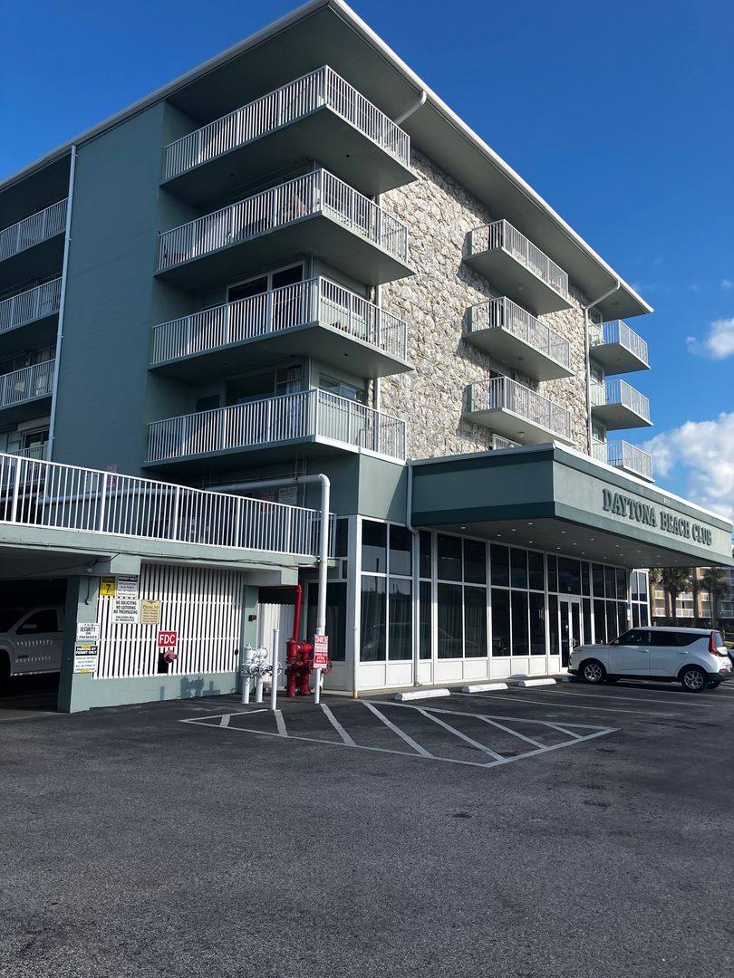 Apartment for rent at 800 N Atlantic Ave, Daytona Beach, FL 32118