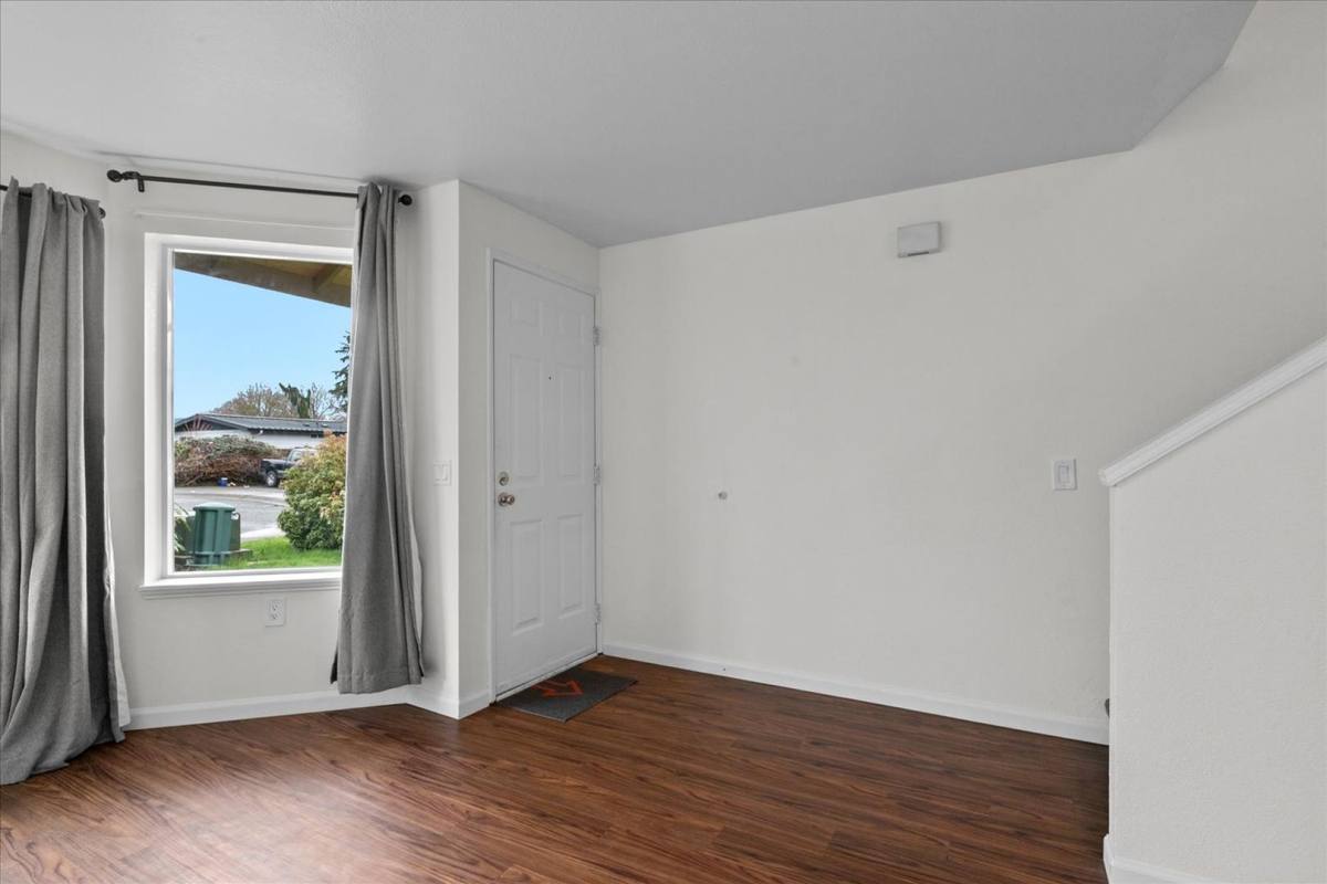 Townhouse for rent at 651 N St, Monroe, WA 98272
