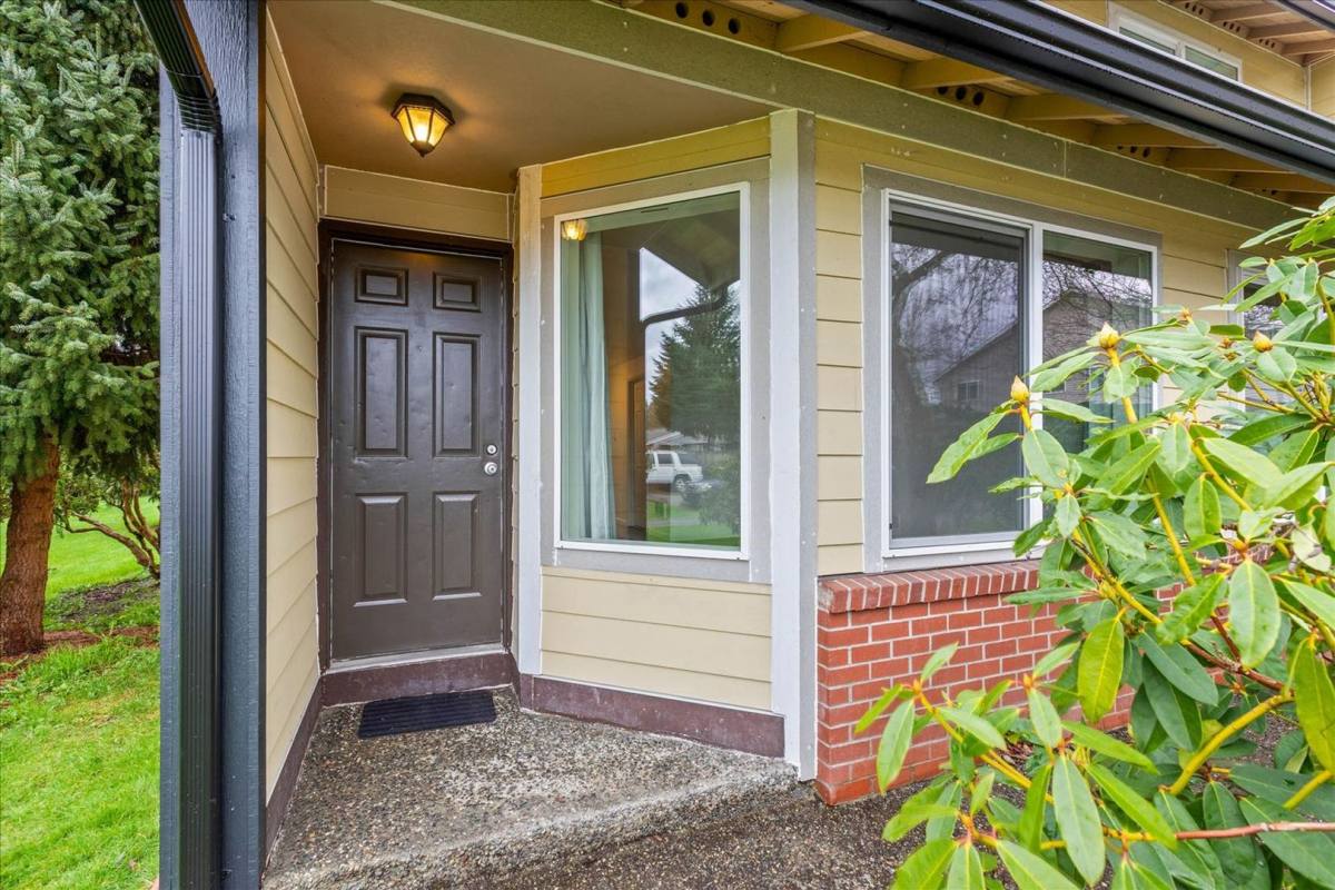 Townhouse for rent at 651 N St, Monroe, WA 98272