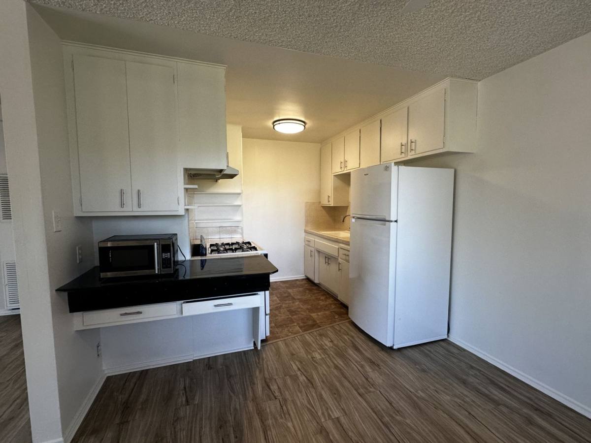 Apartment for rent at 1156 Alameda Ave, Glendale, CA 91201