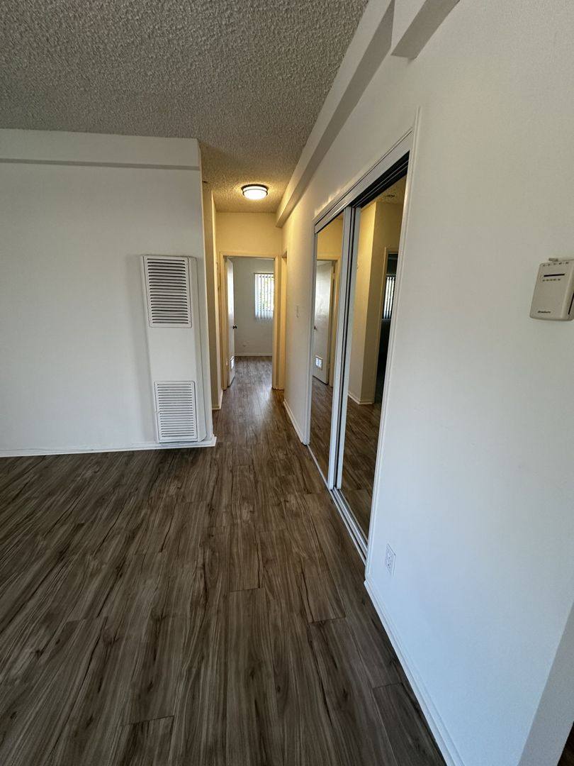 Apartment for rent at 1156 Alameda Ave, Glendale, CA 91201