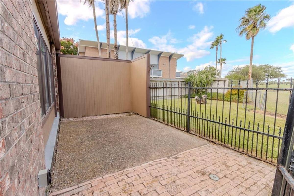 Townhouse for rent at 4902 Saratoga Blvd, Corpus Christi, TX 78414