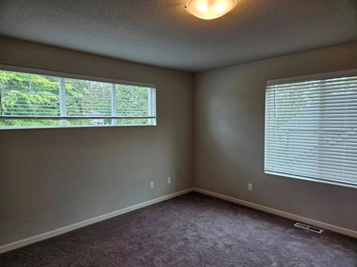 House for rent at 3915 Lindburg Rd SE, Salem, OR 97302