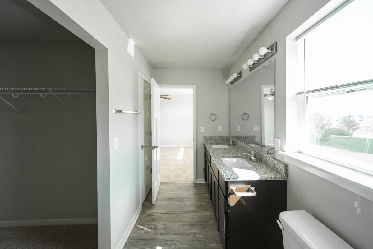 Townhouse for rent at 1655 98th St, West Des Moines, IA 50266