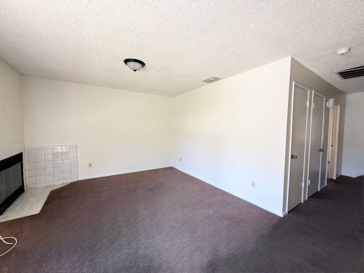 Apartment for rent at 5291 E Kings Canyon Rd, Fresno, CA 93727