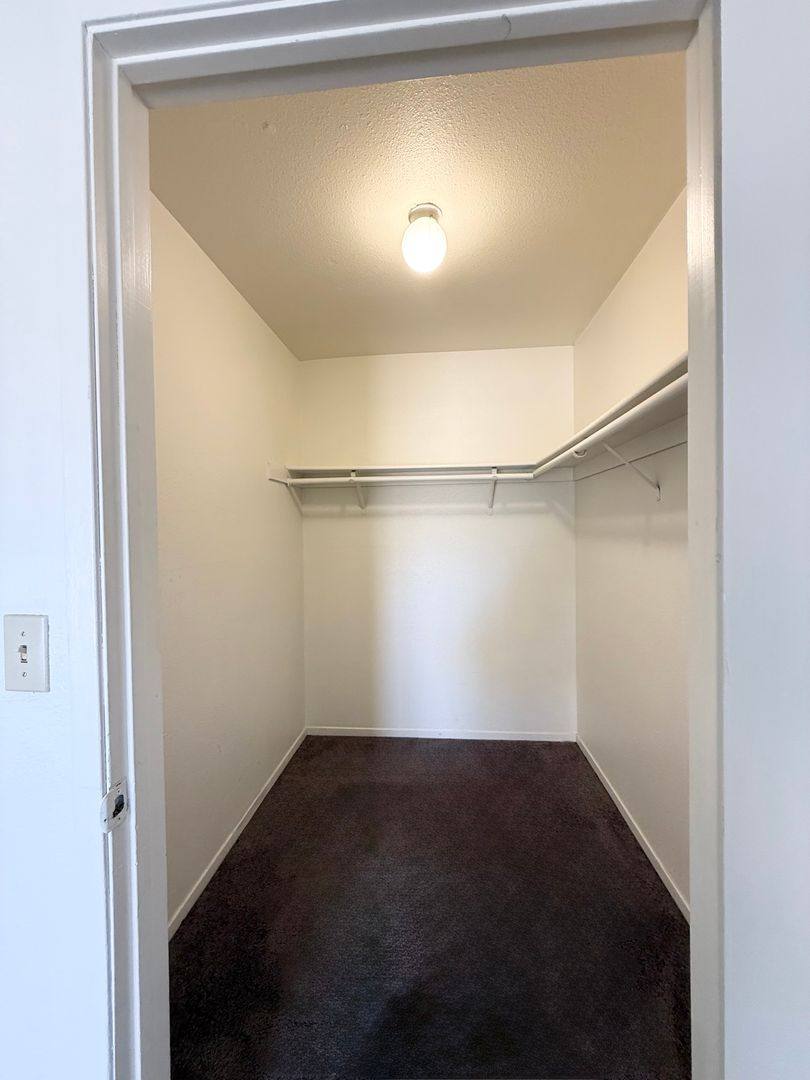 Apartment for rent at 5291 E Kings Canyon Rd, Fresno, CA 93727